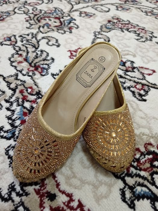 Kelinlar uchun chiroyli tapochka