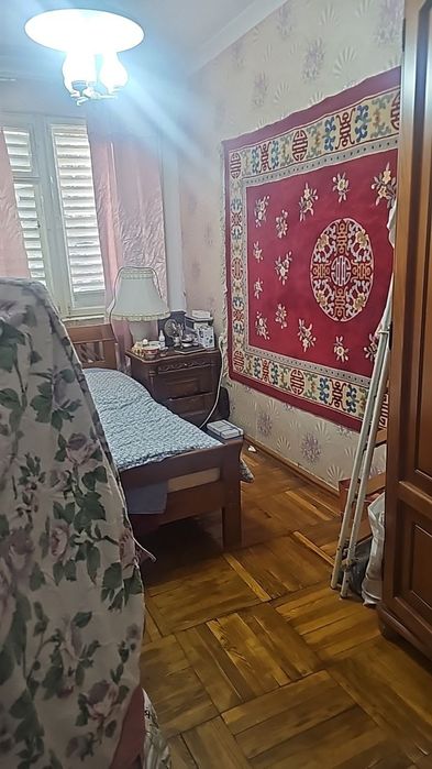 Срочно Продам квартиру  Бадамзар.  Метро рядом  2/3/4