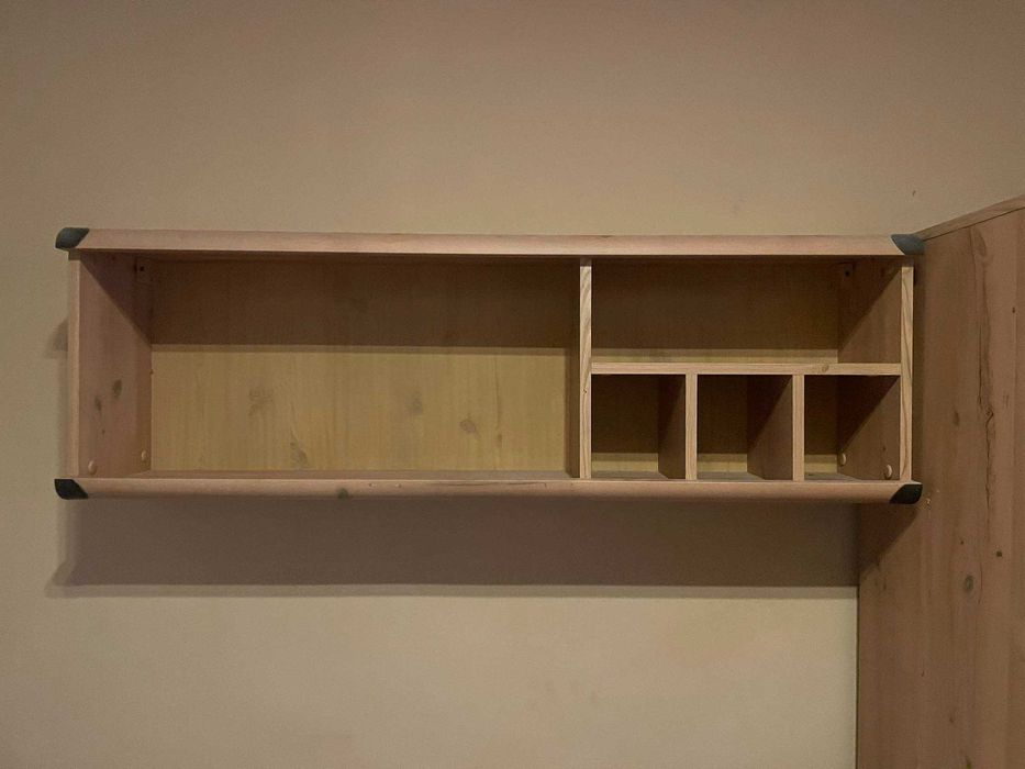 Шкафове и етажерки