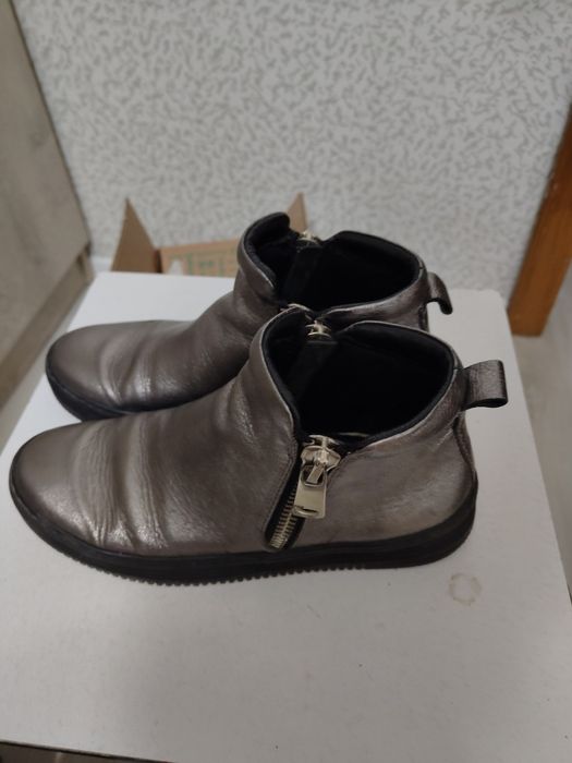 Продам кожаные ботинки, 36 размера