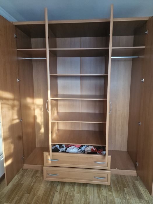 Продам  шкаф, плательный с полками