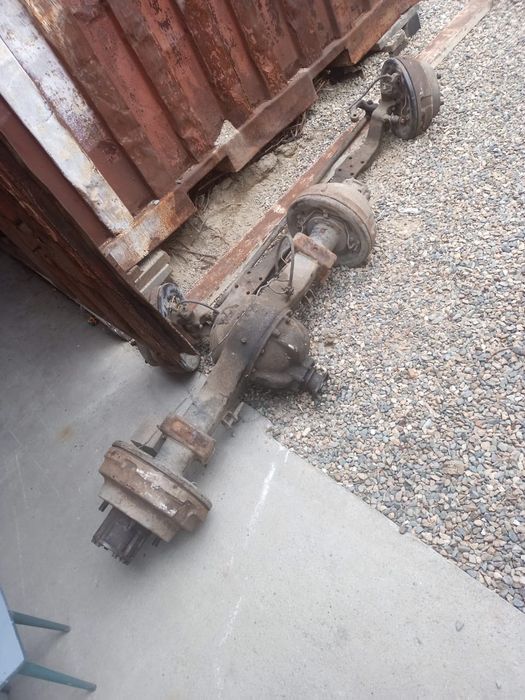 Продам задний мост на Мазду Титан
