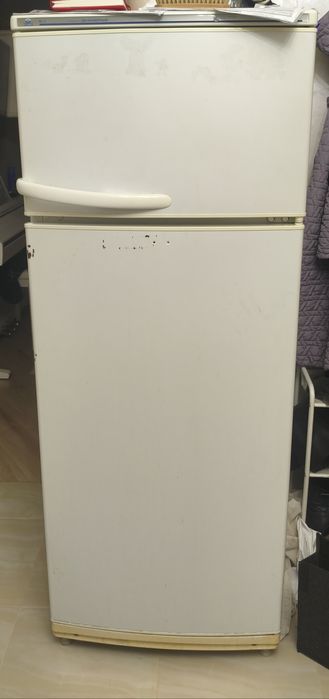 Холодильник двухкамерный