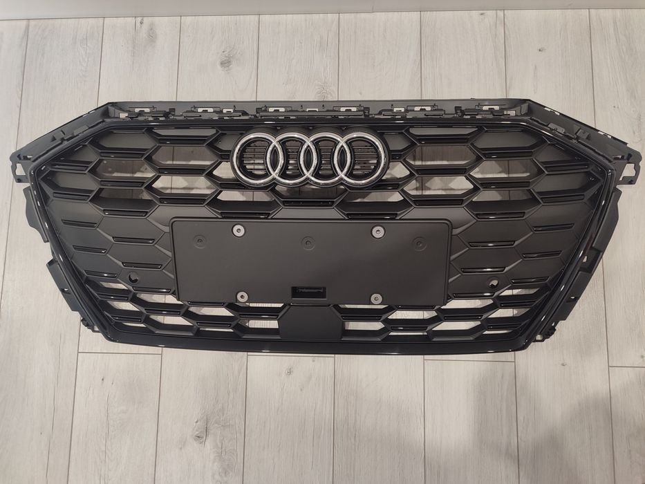 Решетка радиатора в сборе на audi a3 8y