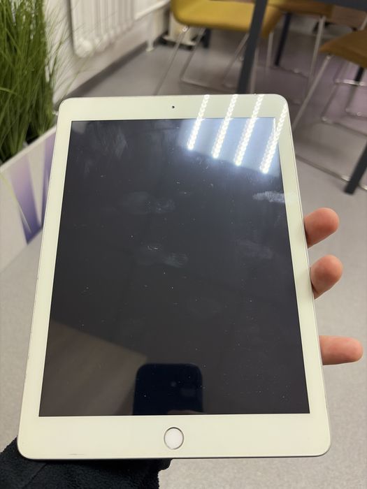 Продам IPAD б/у в рабочем состоянии
