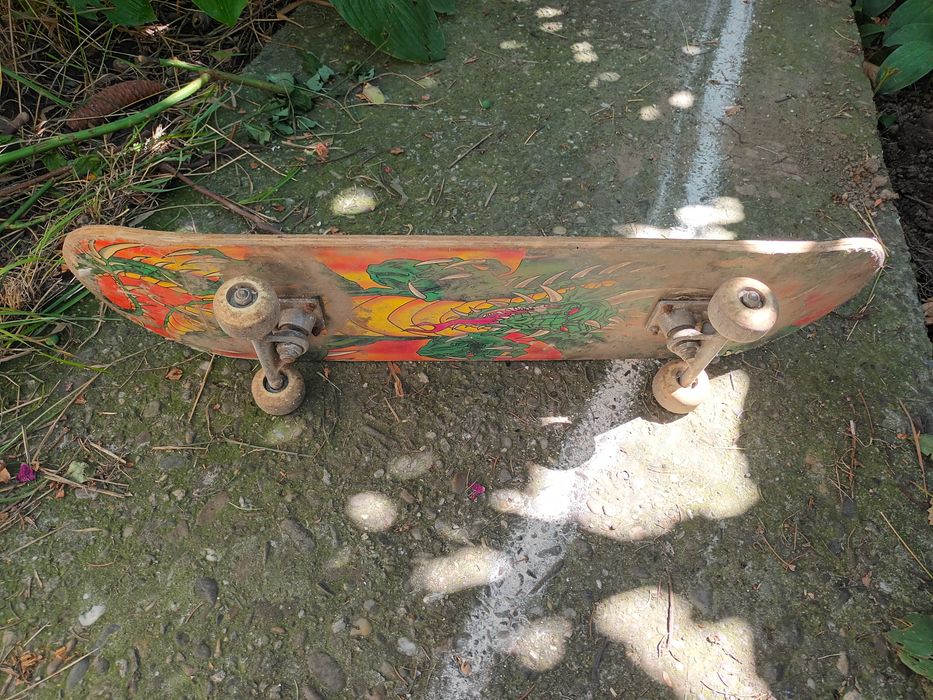 Skeibord perfect functional, suporta pana la 120 kg