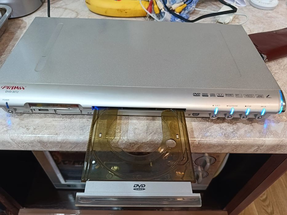 DVD плеер б/у , без пульта