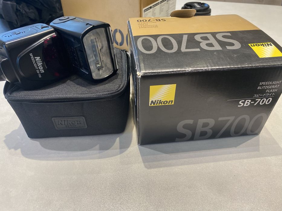 Фотовспышка Nikon SB-700