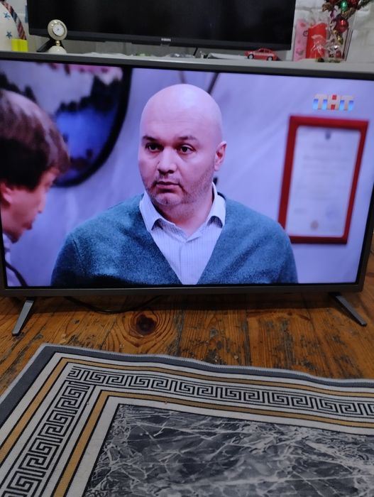 Телевизор смарт 81 см