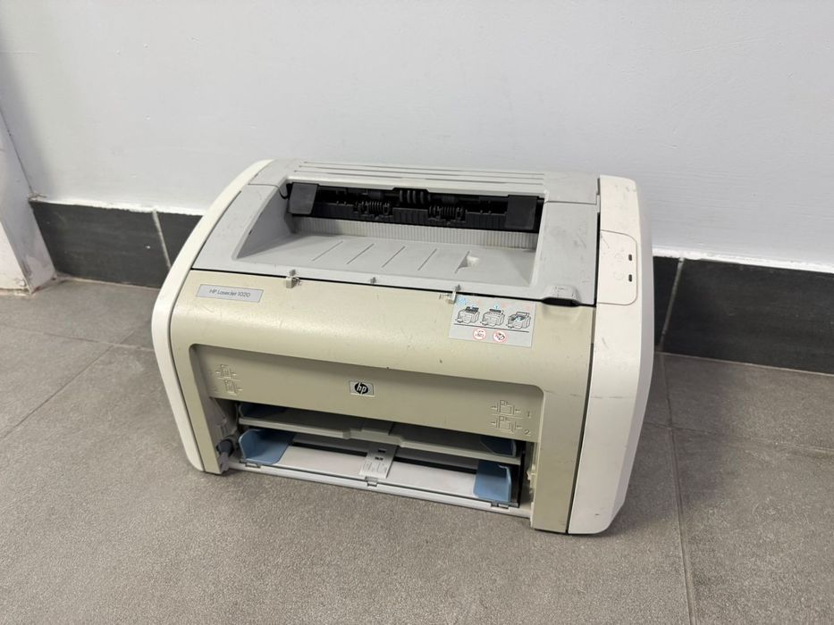 Продам принтер HP 1020
