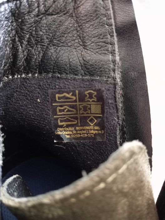 Bocanci, piele întoarsă, aproape noi