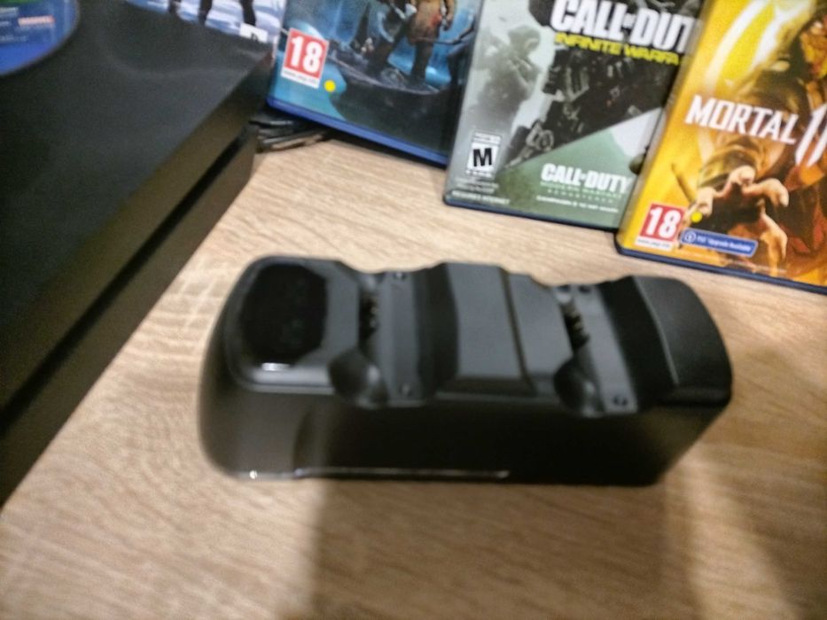 Конзола ps4 +10 игри