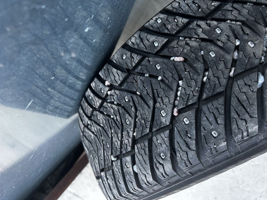 2бр Зимни гуми с шипове