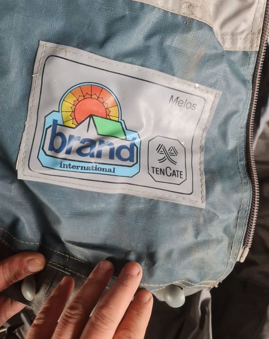 Cort brand pentru rulote