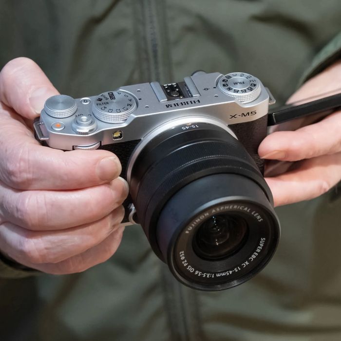 Продам Fujifilm X-M5 Silver body