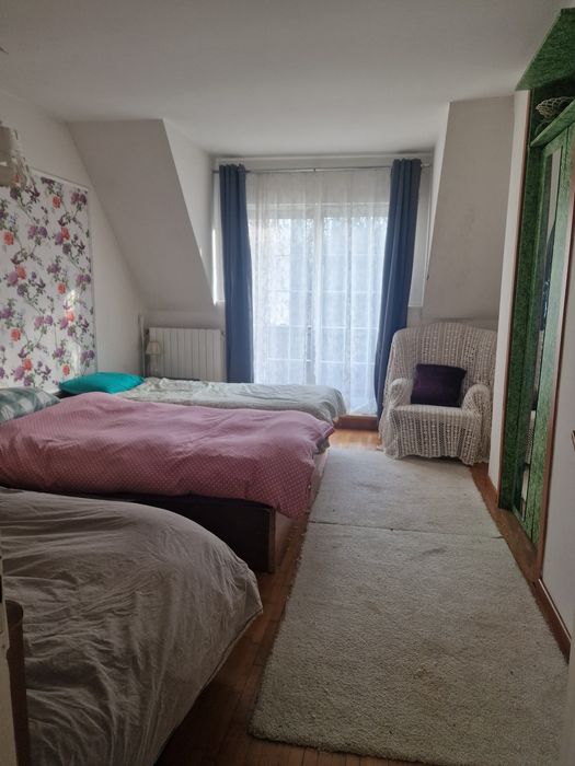 Inchiriez vila la muncitori 6...10 persoane