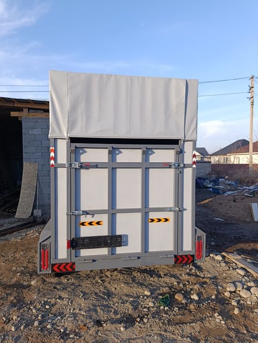 Коневозка прицеп