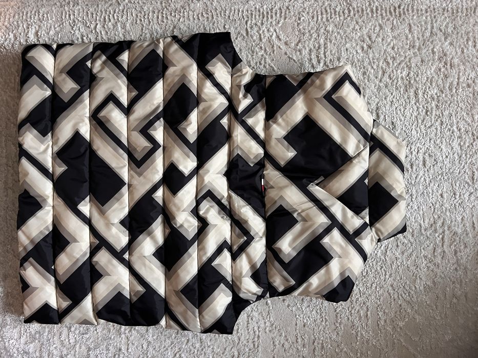 Vesta Tommy Hilfiger editie limitata