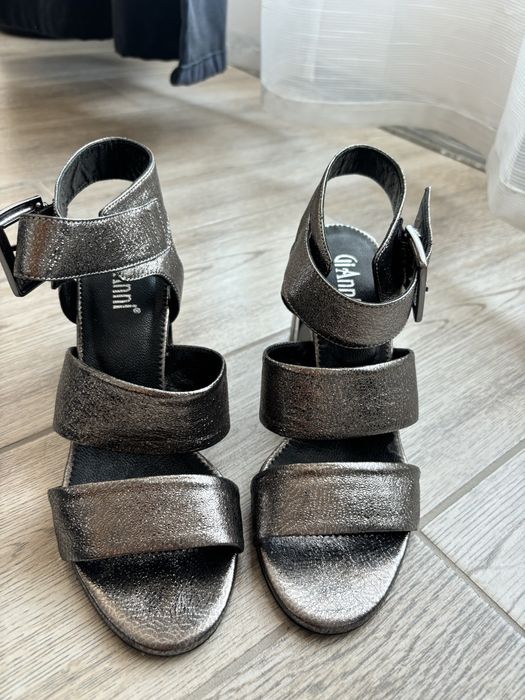 Кожени сандали Gianni