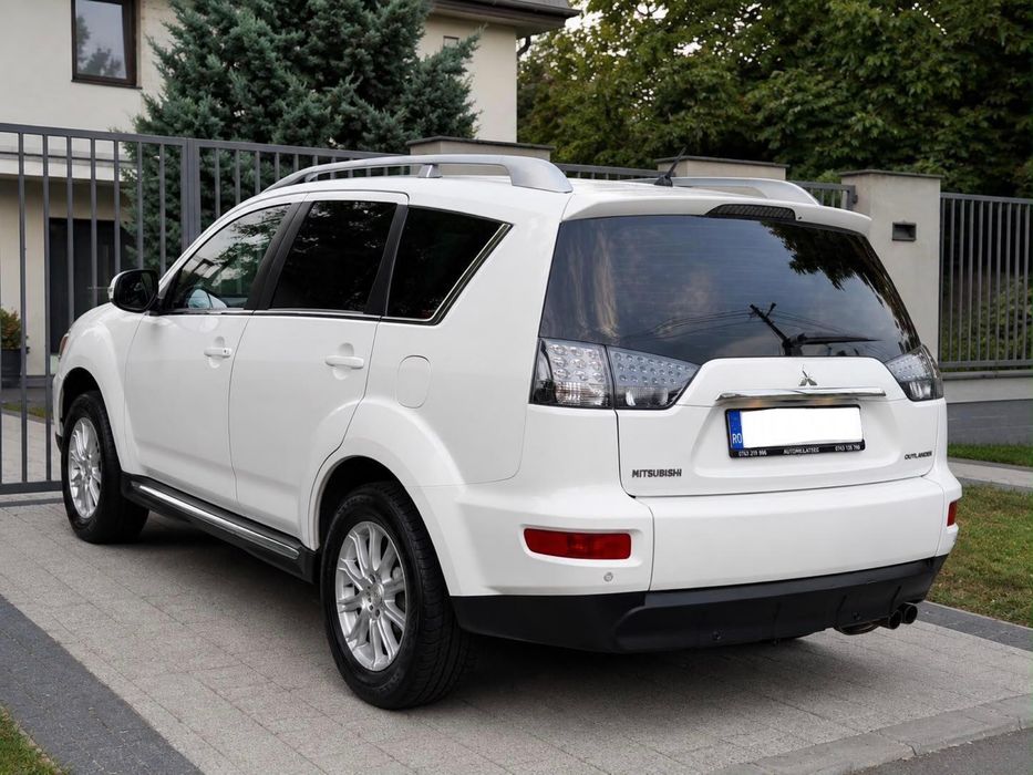 Mitsubishi outlander 2010 Automat 4x4 7 Locuri