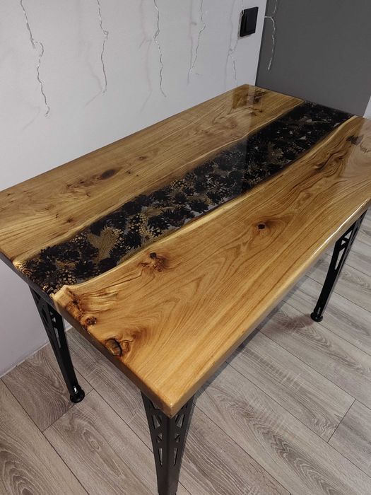 Продам авторский стол.