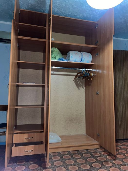 Продается шкаф 150см на 230см