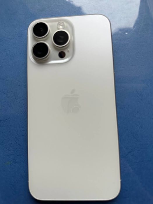 iPhone 15pro max titan