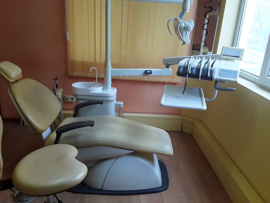 6Пълно оборудване стоматологичен  кабинет,от 2014г не работи .