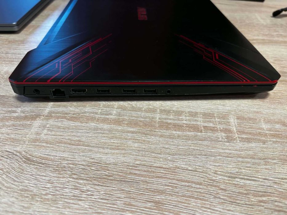 ASUS TUF Gaming FX504GD – i7-8750H / GTX 1050 4GB / 16GB RAM / 1TB