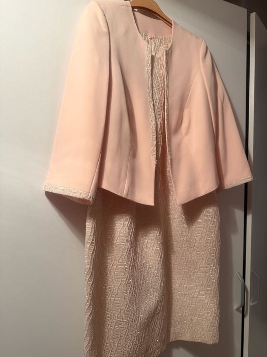 Costum cu rochie
