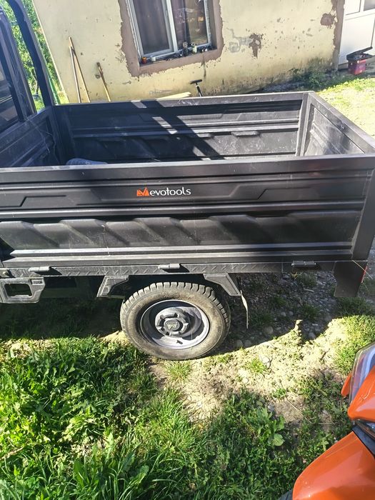 Vând camioneta electrica