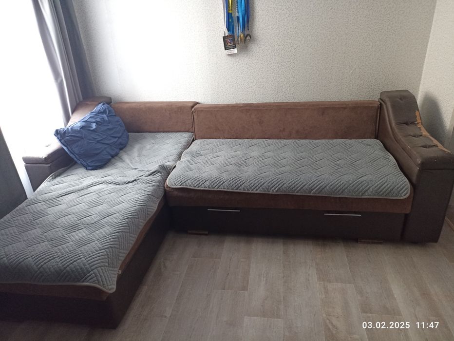 Диван угловой продам