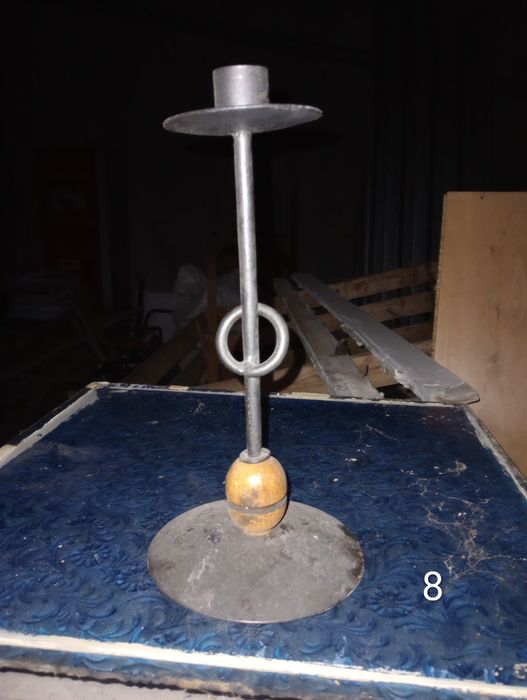 Ковани свещници.