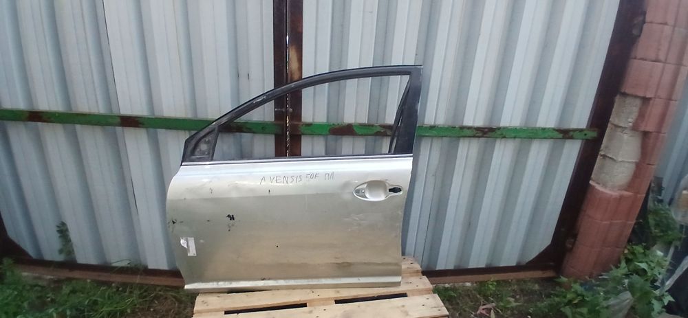 Дверь на авенсис toyota avensis