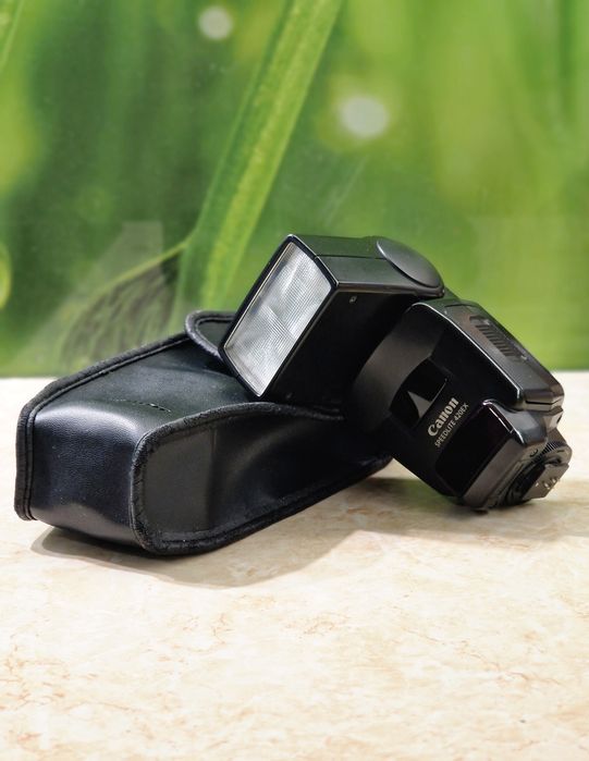 Светкавица Canon Speedlite 420EX