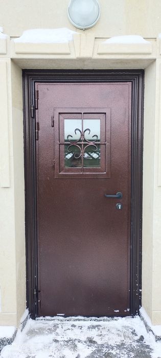 Двери в кассу, ломбард