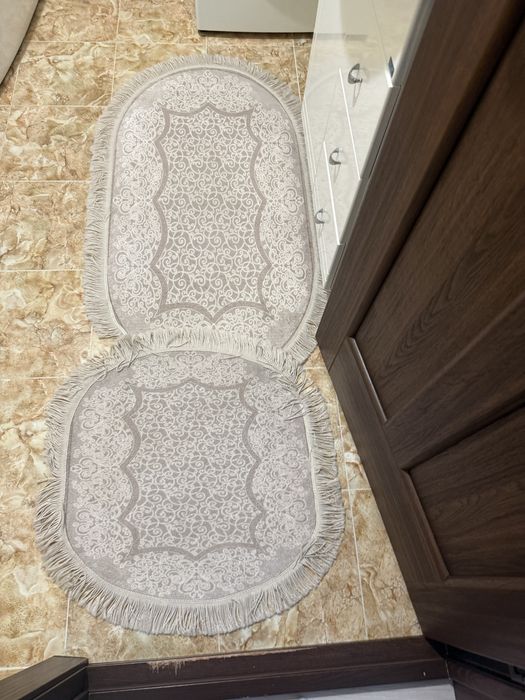 Продаются ковровые дорожки.