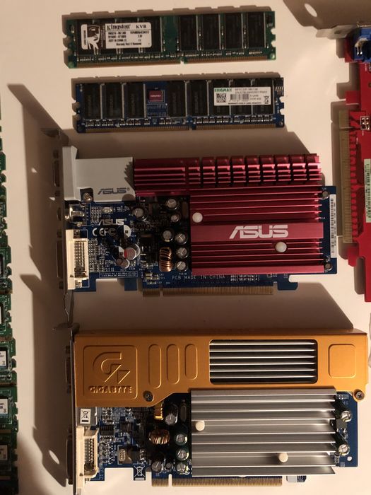 Componente PC functionale:Procesoare,Rami,Placi video,retea,Tv