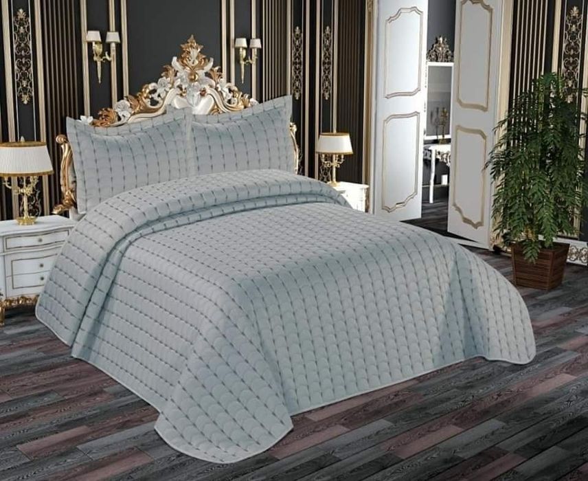 Кувертюра ЛУКС 
Размер 220/240 + 2 бр калъфки и 1 бр бебе
Цена 4