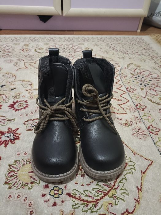 Продам женскую обувь