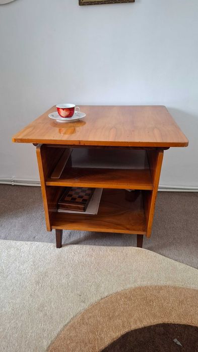 Vând mobilă veche, de lemn