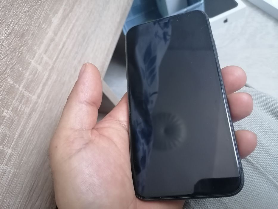 IPhone  11 negru