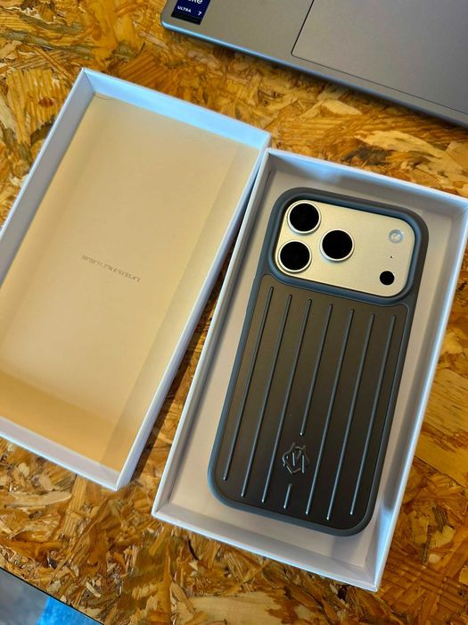 Husa iphone 17pro rimowa