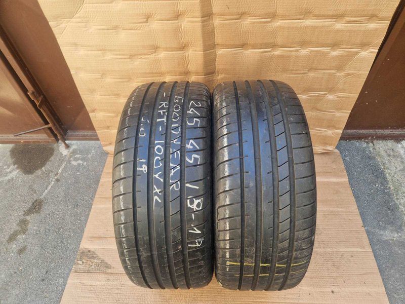 2 Goodyear R18 245/45
летни гуми Runflat 
DOT4319