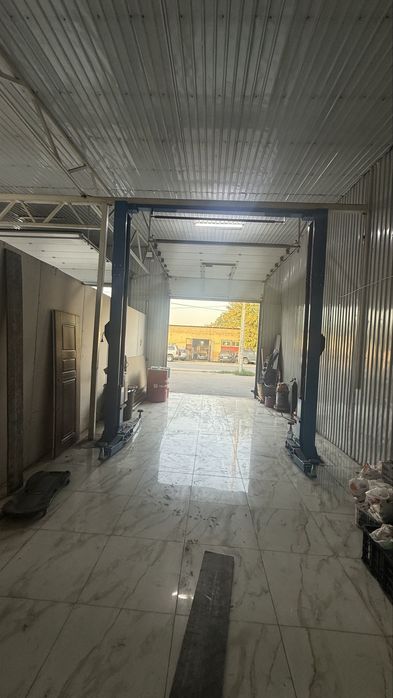 Бокс с подъёмником