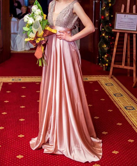 Рокля официална,бална,пепел от рози