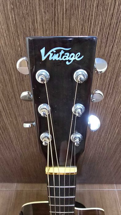 Vintage VEC 1100N all solid акустична китара