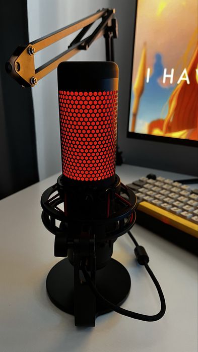 HyperX Quadcast микрофон