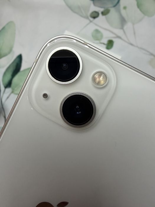iPhone 13 128GB White
