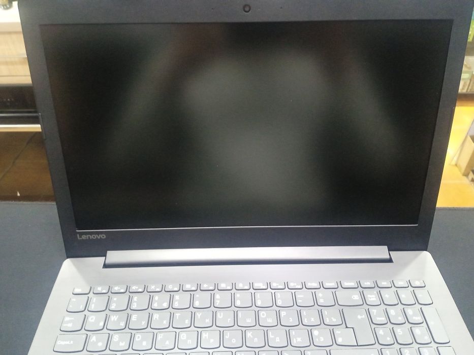 Lenovo i3 6006U.